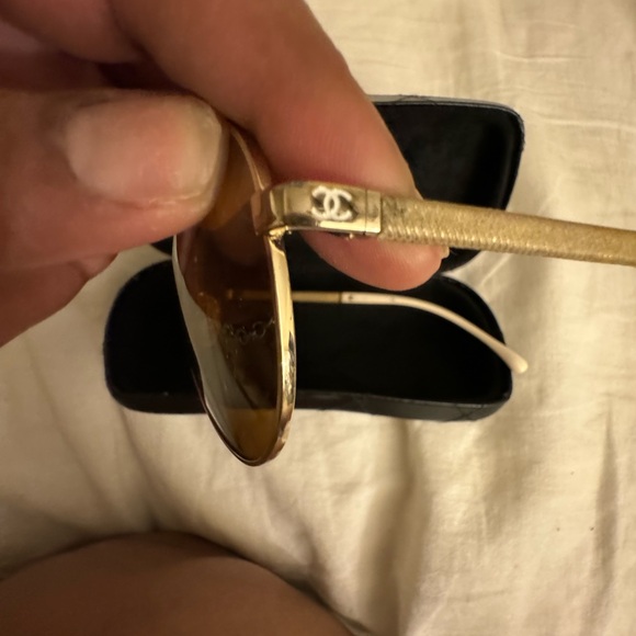 Authentic Chanel aviator mirrored Sunglasses - Picture 3 of 4